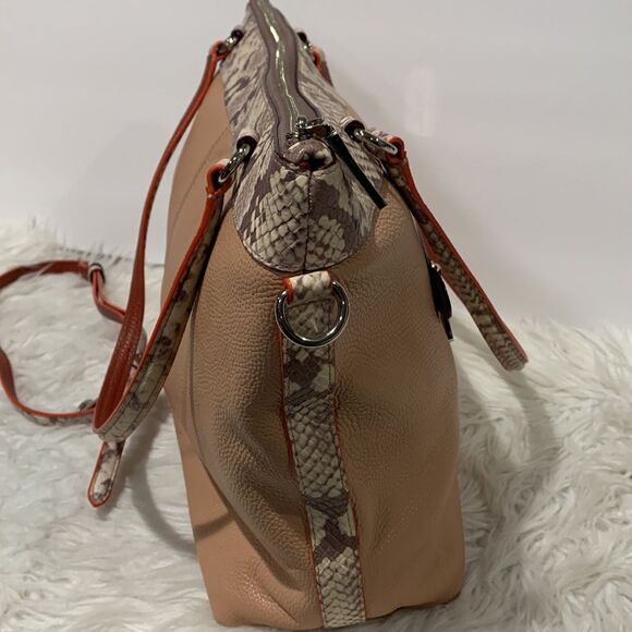 COACH pebbled leather tote embossed snake print accent zip top adjustable strap - Picture 7 of 16